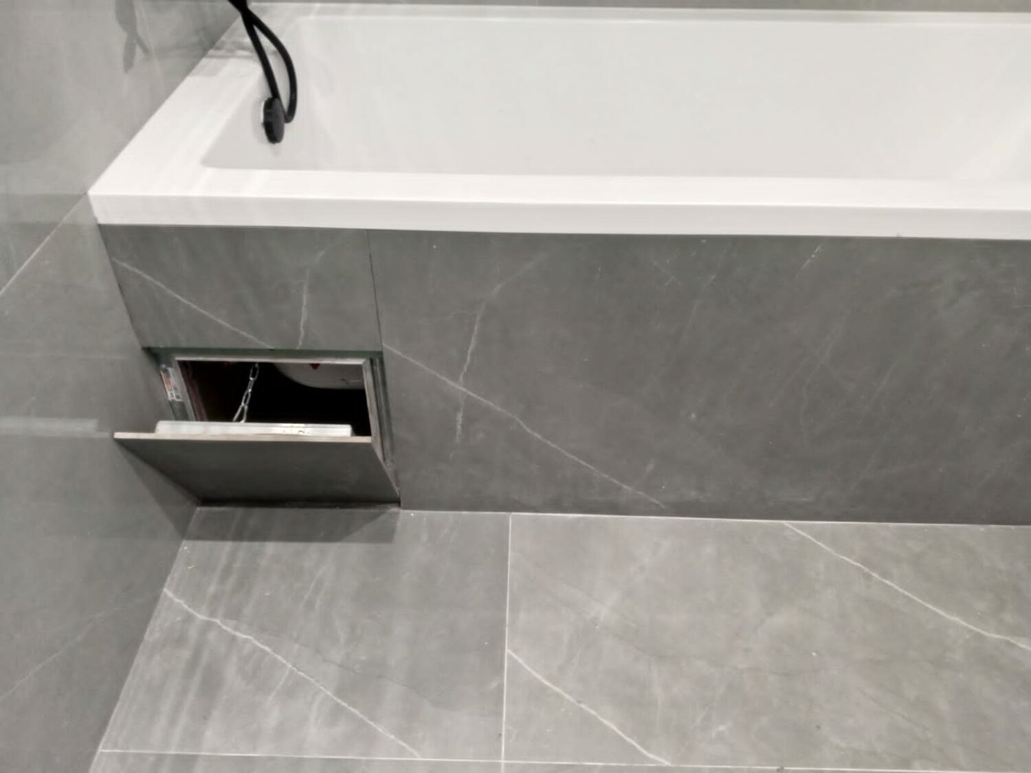 для ванной комнаты, плитка, небольшая ванна, современная ванная, ванна