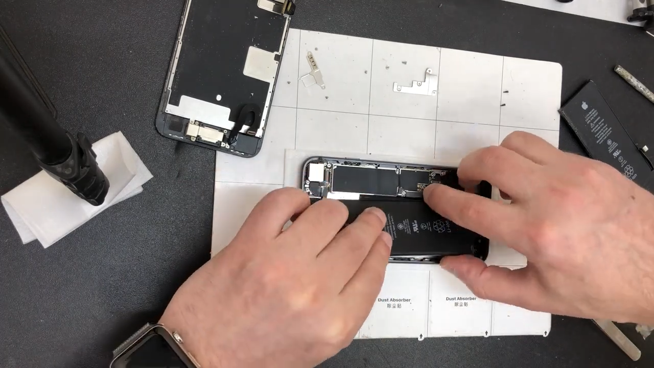 экран iphone, замена дисплея, ремонт айфонов, разобранный айфон, экран айфона