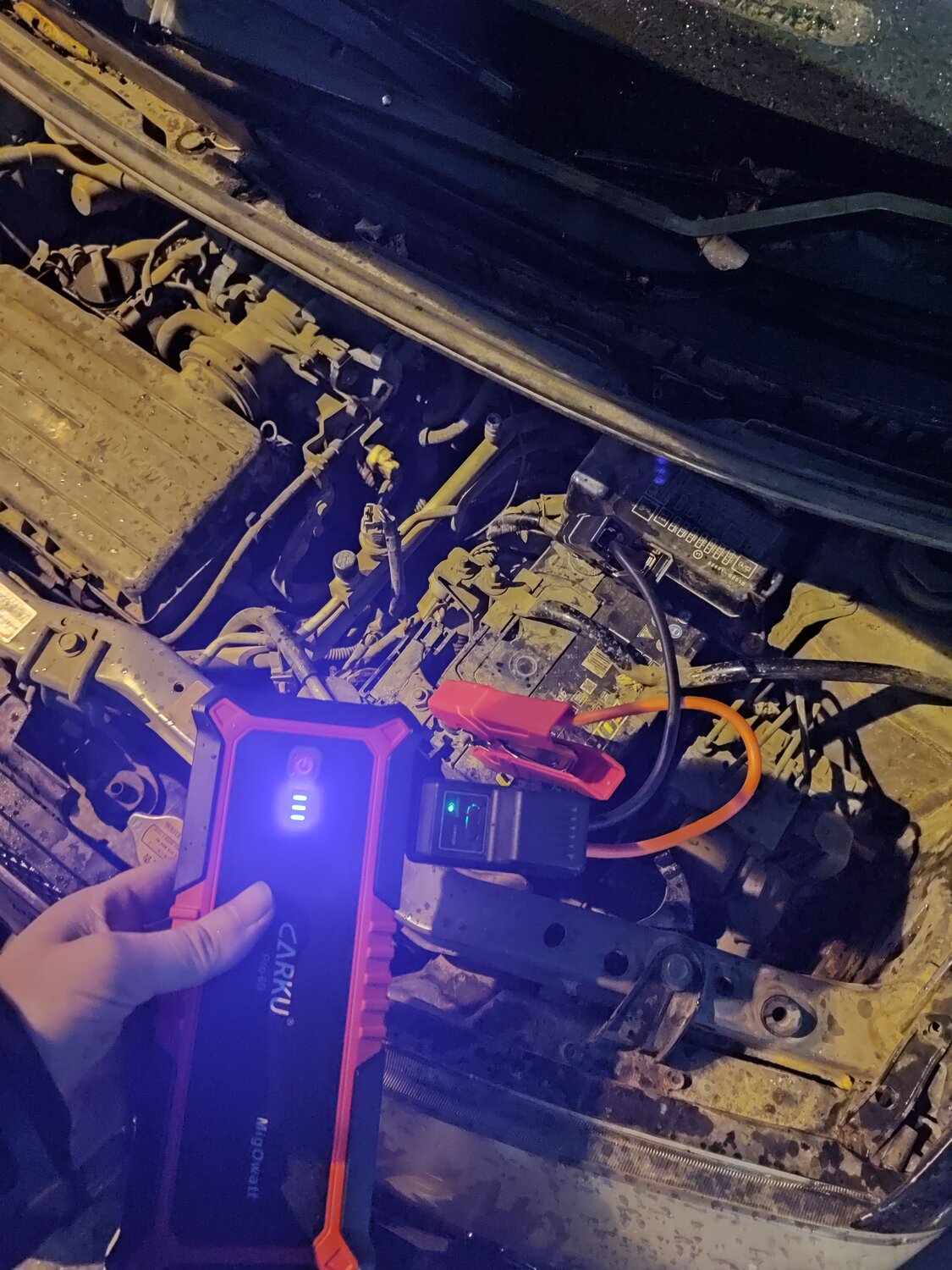 carku pro-60, портативное пуско зарядное устройство, пуско зарядное устройство для автомобиля, бустер carku pro 60, пусковое устройство для автомобиля портативное