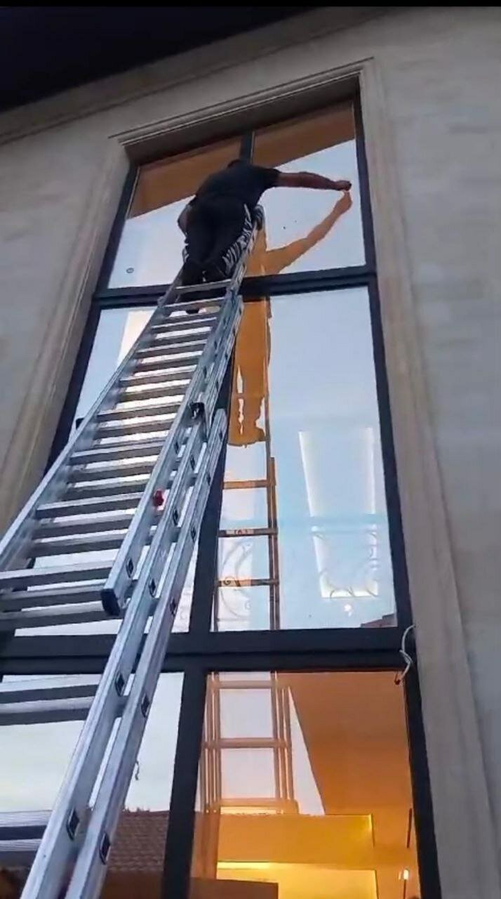 мойка окон, здание, окна балкон, мойка фасада, окна в коттедже