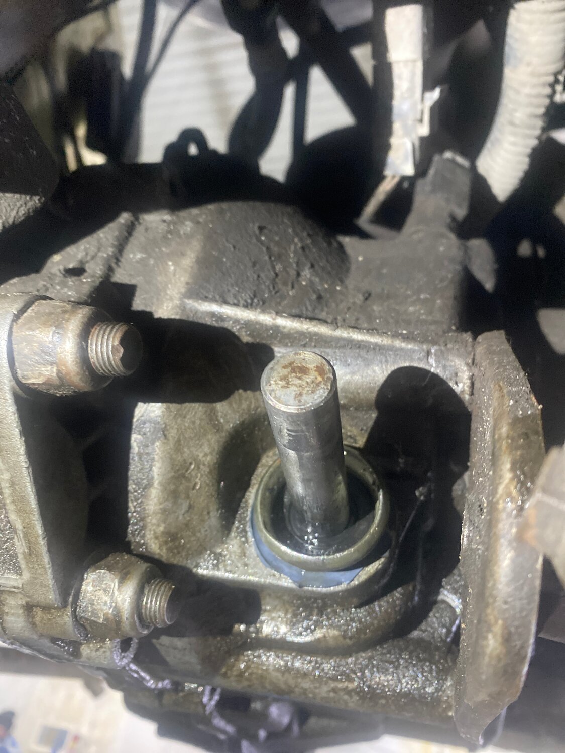 сальник кулисы кпп ваз 2114, сальник штока переключения передач, сальник штока переключения передач приора, сальник кулисы 2109, шток переключения передач ваз 2114