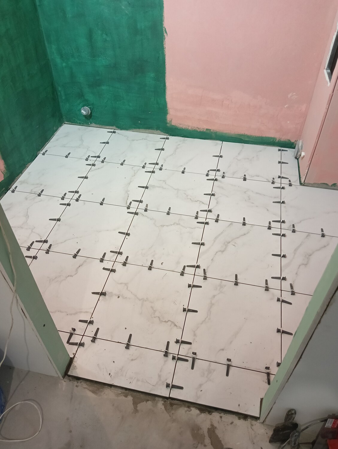 укладка керамической плитки, укладка плитки на пол, укладка плитки, плитка на пол, укладка кафеля