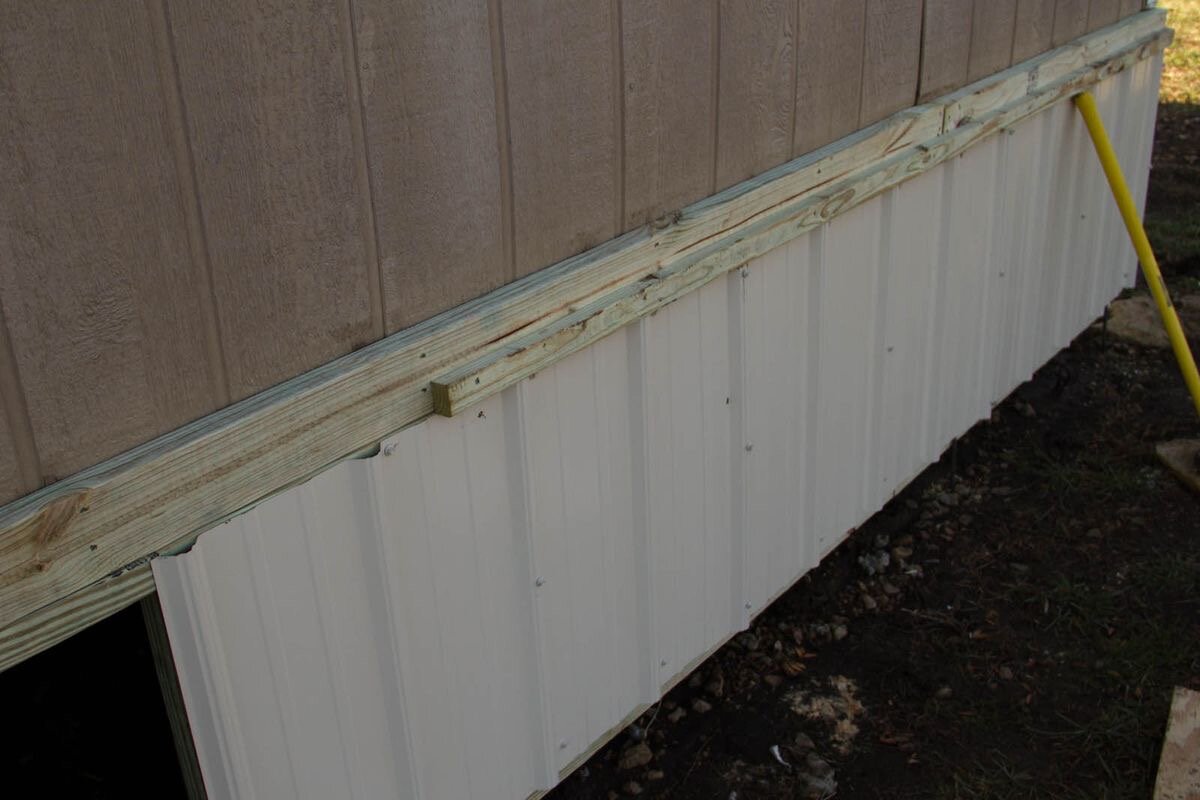 металлический каркас под сайдинг, сайдинг монтаж, обшивка цоколя профлистом, сайдинг, обрешетка под сайдинг