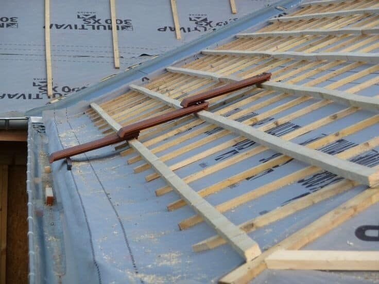 контробрешетка кровли, обрешетка кровли, контробрешетка вальмовой крыши, обрешетка крыши, гидроизоляция кровли