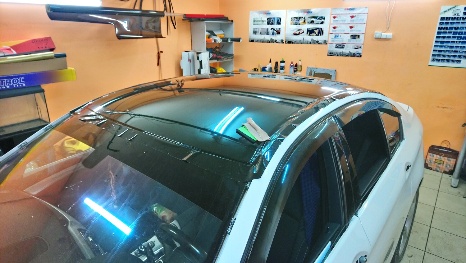 Оклейка автомобиля пленкой в Москве - Тонировка и автовинил - Ремонт ...