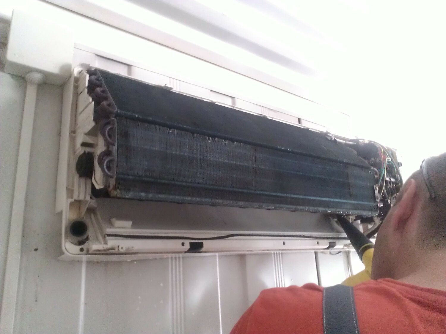 конденсатор внутреннего блока сплит систему самсунг aq09mwbn, разобрать внутренний блок сплит системы мидеа, сплит система полярис, монтаж внутреннего блока, радиатор внутреннего блока кондиционера, форма внутреннего блока кондиционера