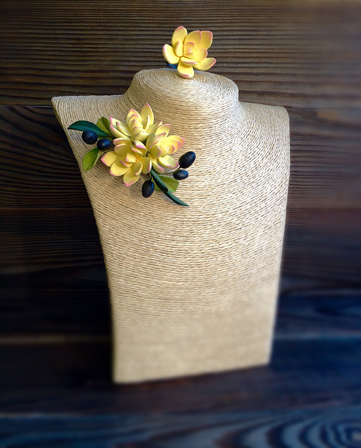 броши, брошь веточка, брошь из кожи, брошь шляпка из кожи, брошки из льна