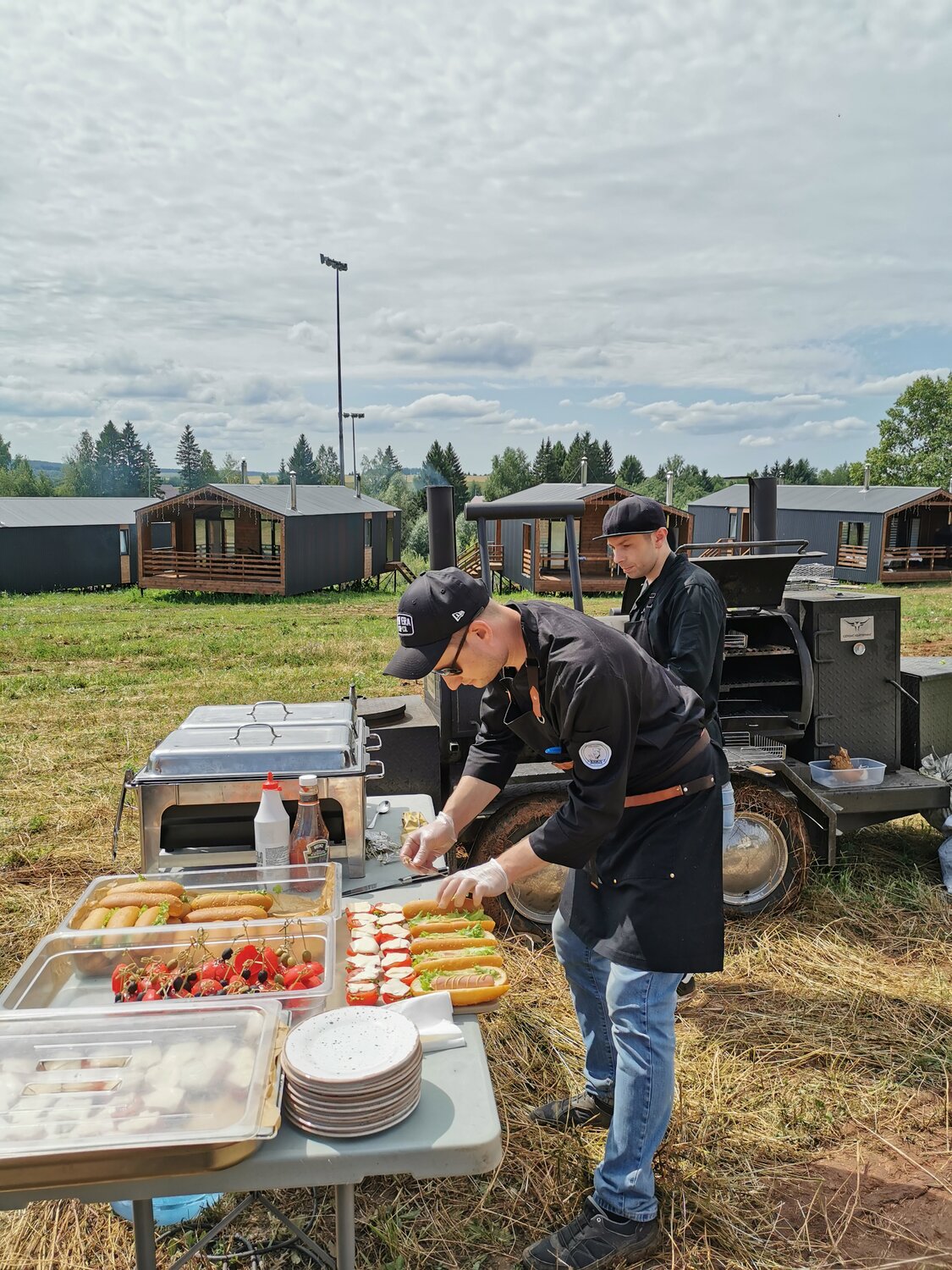полевая кухня мчс, военные в полевых условиях, полевая кухня, ярмарка, выездная торговля стройматериалами