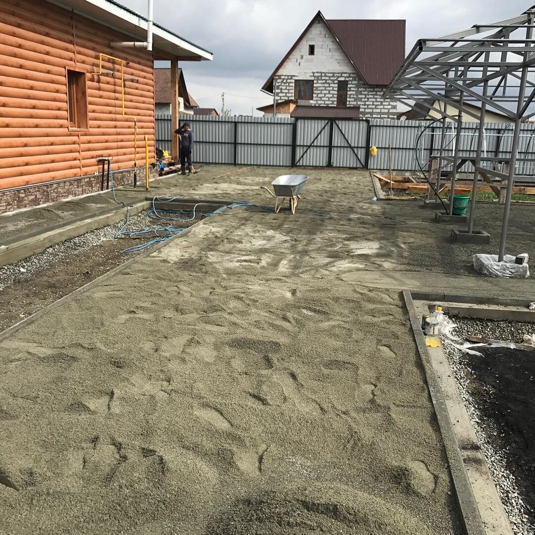 бетонирование, бетонирование двора, заливка бетона, участок, ушп на щебне