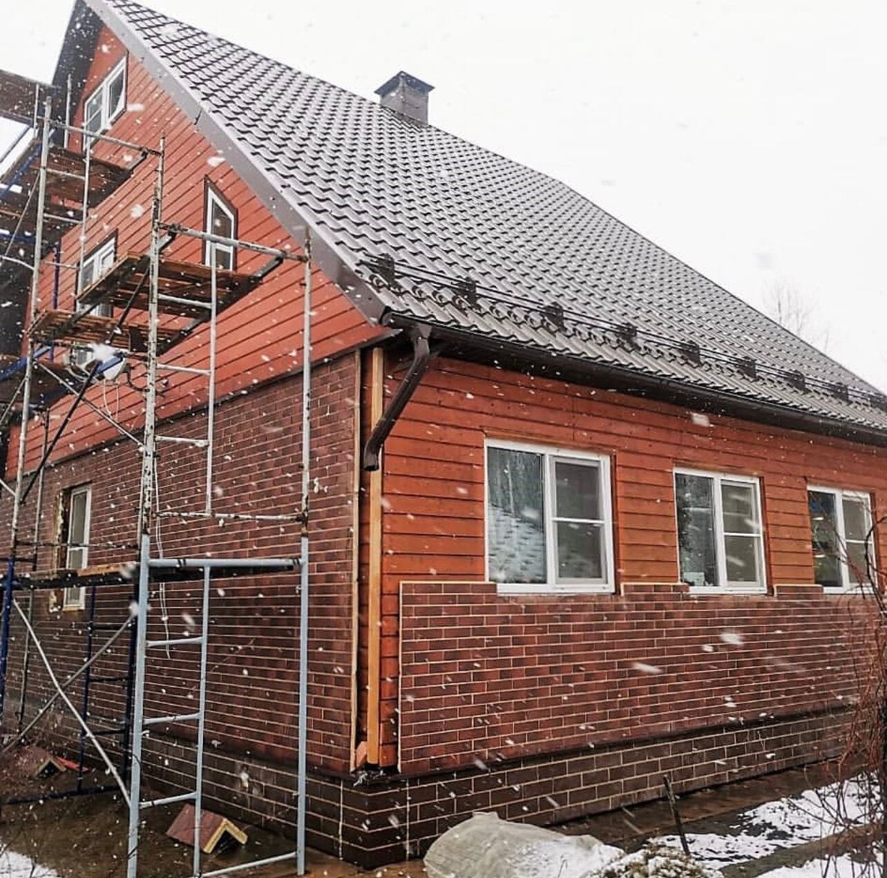 облицовка дома, фасад дома, загородный дом, наружная отделка дома, дом кирпич