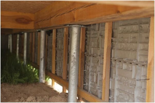 утепление свайного фундамента деревянного дома, утепление свайного фундамента, забирка столбчатого фундамента, утепление свайного фундамента каркасного дома, теплоизоляция цоколя винтовой фундамент