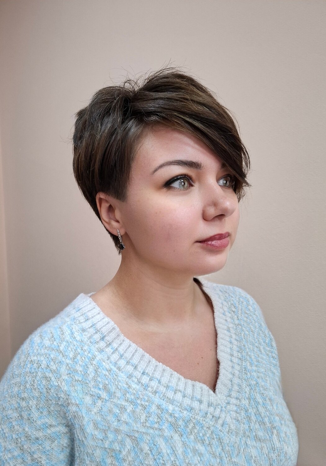 модные женские стрижки для круглого лица, стрижка, стрижки и прически, прическа, женская стрижка на короткие волосы