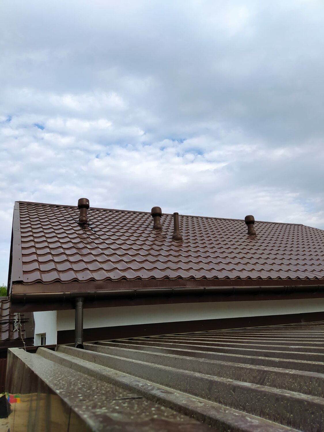 металлочерепица супермонтеррей свес кровли, крыша из металлочерепицы, металлочерепица элит, металлочерепица, металлочерепица монтеррей