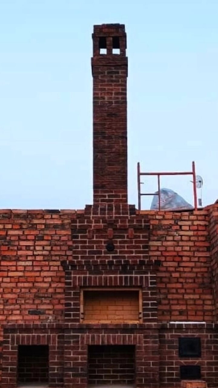 кладка дымохода из кирпича, кирпичная труба, дымоход в один кирпич, кирпичная печь, кирпичная кладка