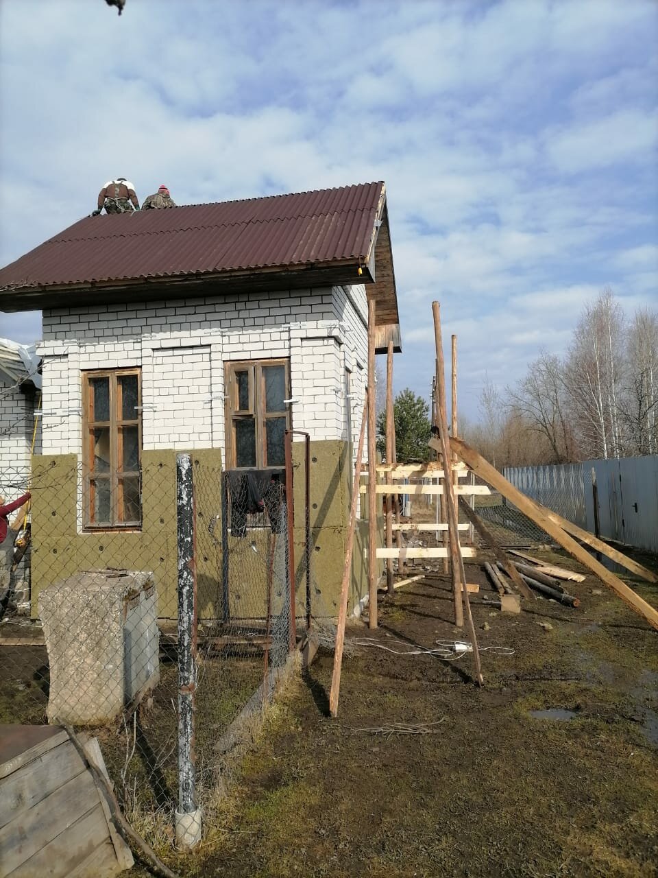 Монтаж кровли из еврошифера