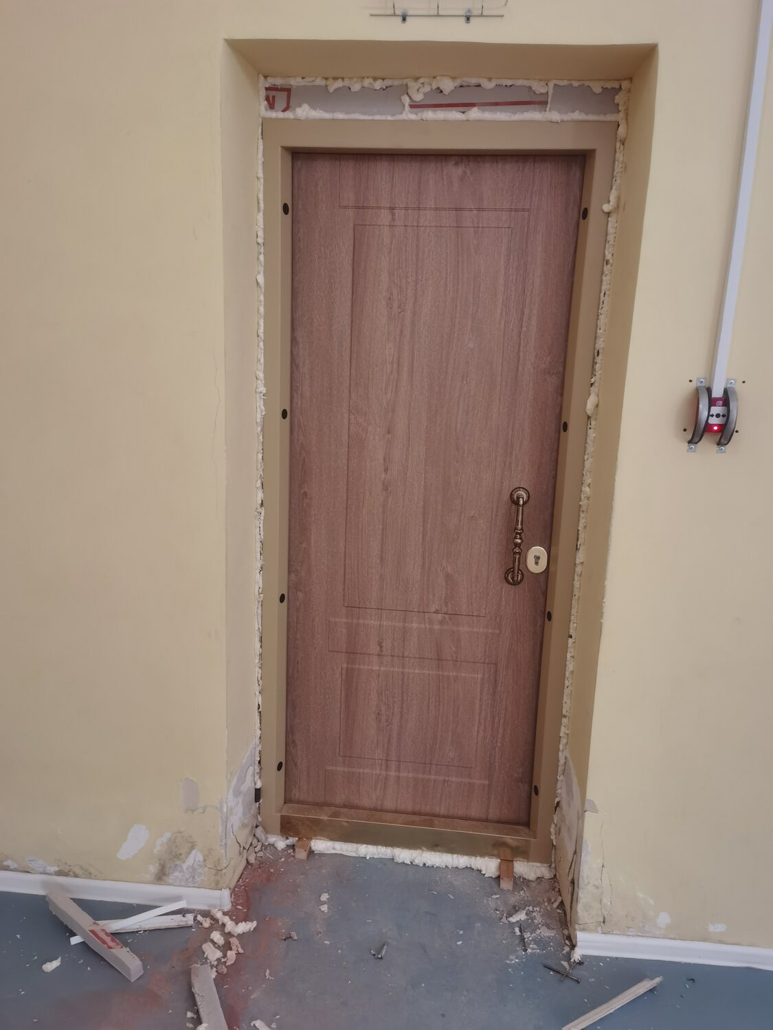 дверь, входные двери, установка входной двери, монтаж входной двери, проем входной двери