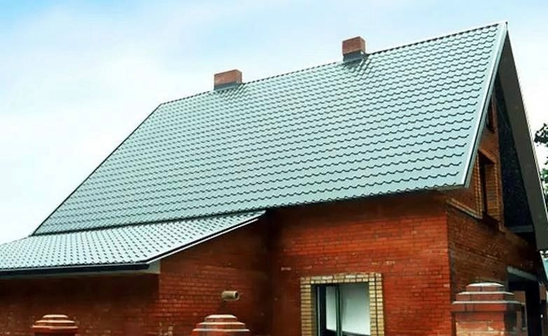 крыша из металлочерепицы, двухскатная крыша металлочерепица, металлочерепица каскад зелёный мох, крыша металлочерепица, металлочерепица