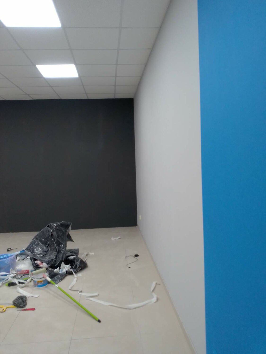помещения, ремонт офиса, интерьер, стена в офисе, отделка помещений