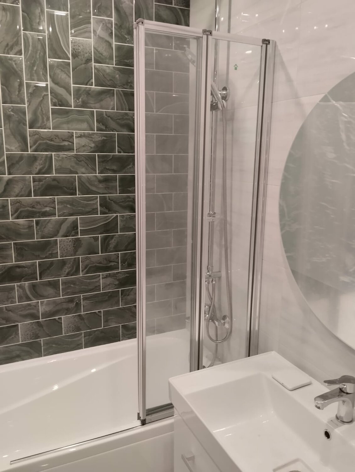 стеклянная перегородка на ванную, шторка для ванной стеклянная, перегородка для ванной, стеклянная перегородка для ванной, стеклянная перегородка на ванну