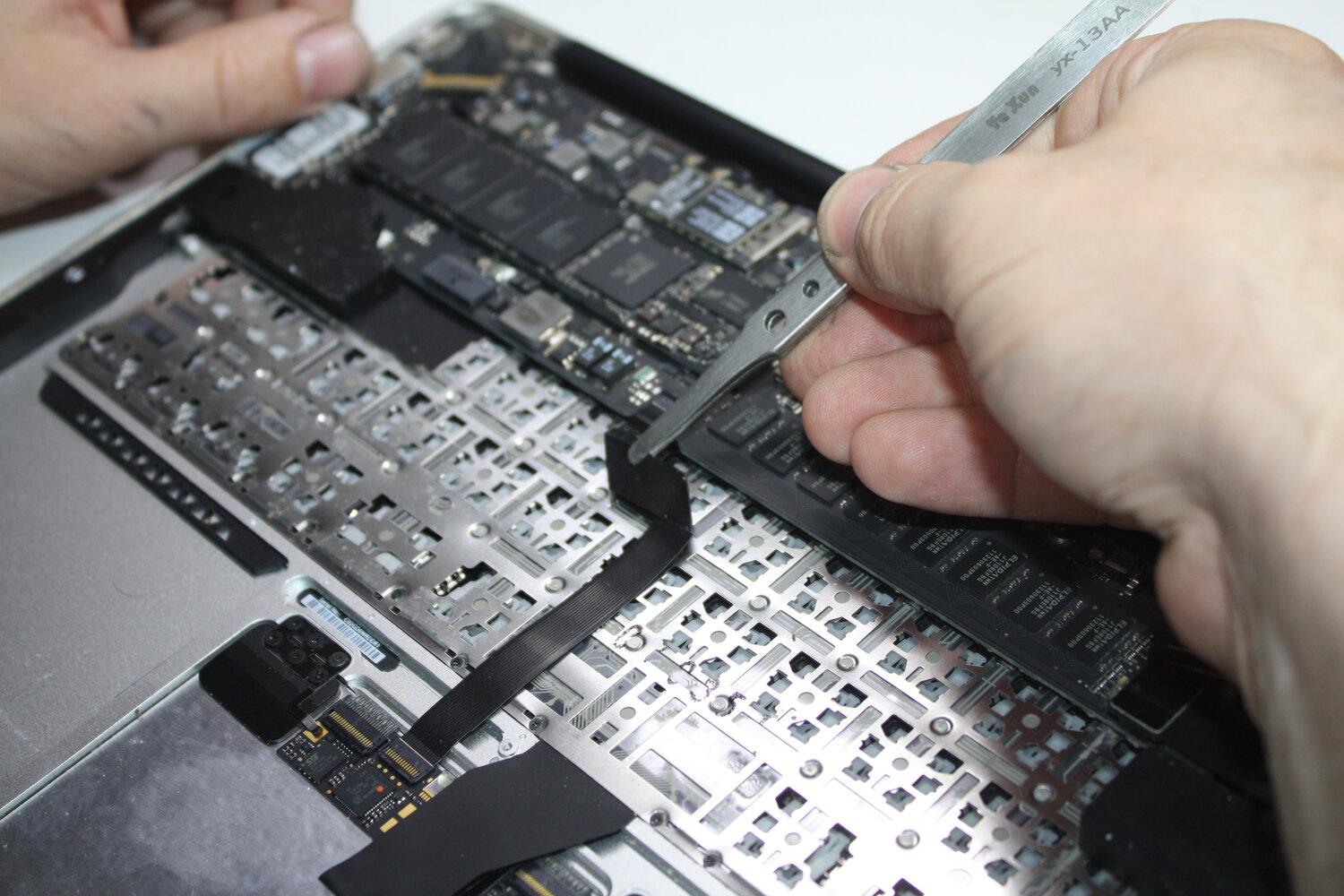 macbook air, ремонт ноутбука, клавиатура обычная, macbook air 2011, клавиатура
