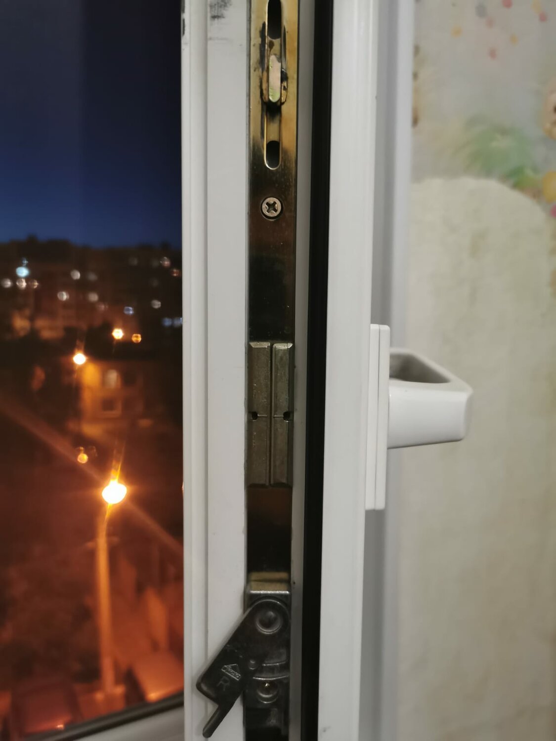Замена фурнитуры