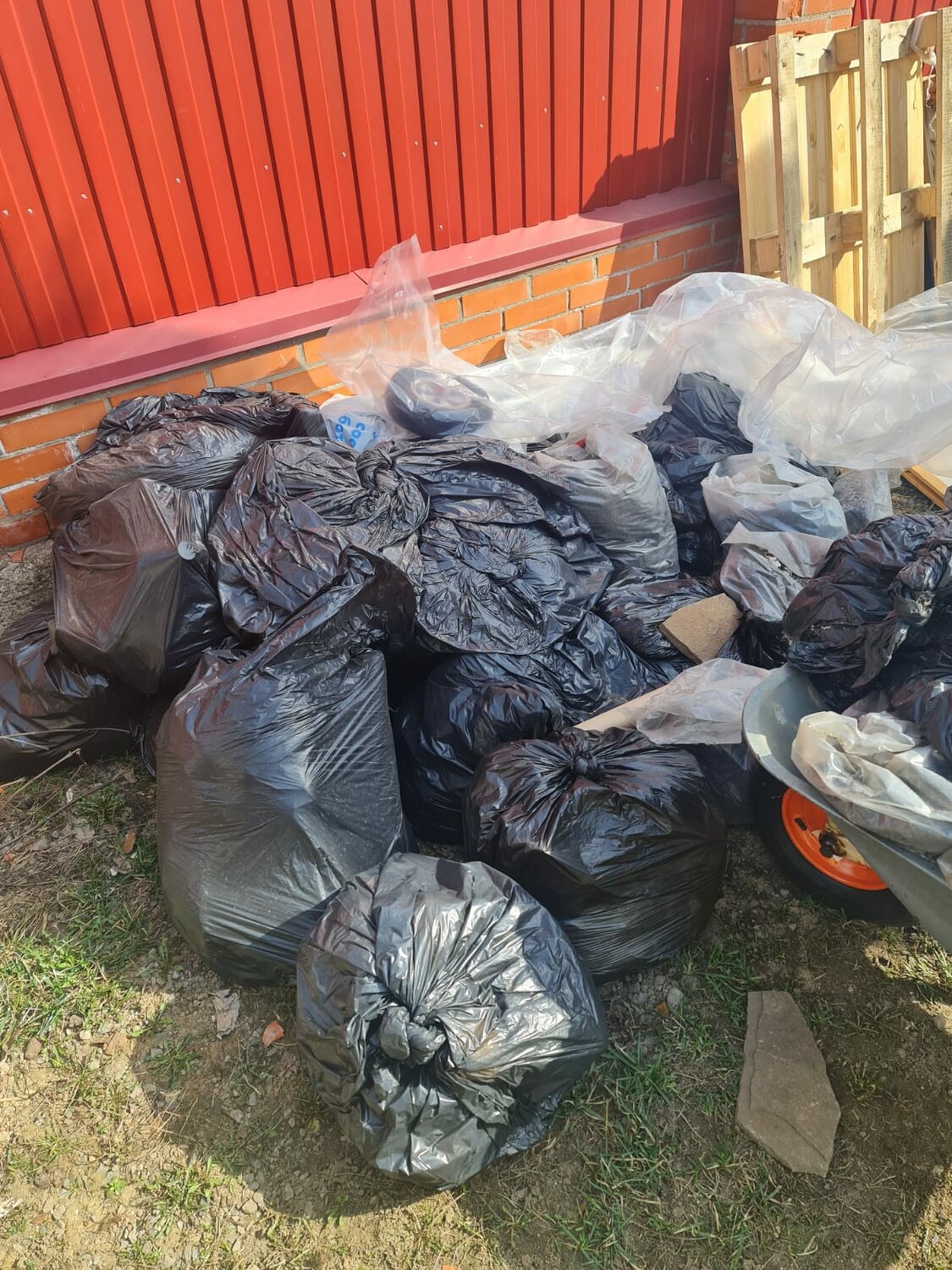 Вывоз мусора в Москве: 120 водителей мусоровоза со средним рейтингом 4. ...