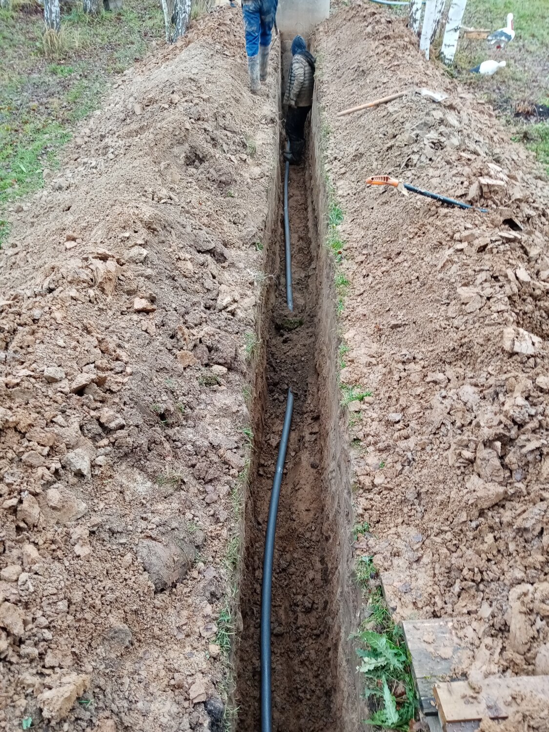 Монтаж водопровода из скважины в дом