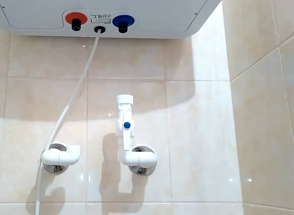 устройство водонагревателя, подключение водонагревателя, подключение проточного водонагревателя, подключение водонагревателя к водопроводу, установка водонагревателя