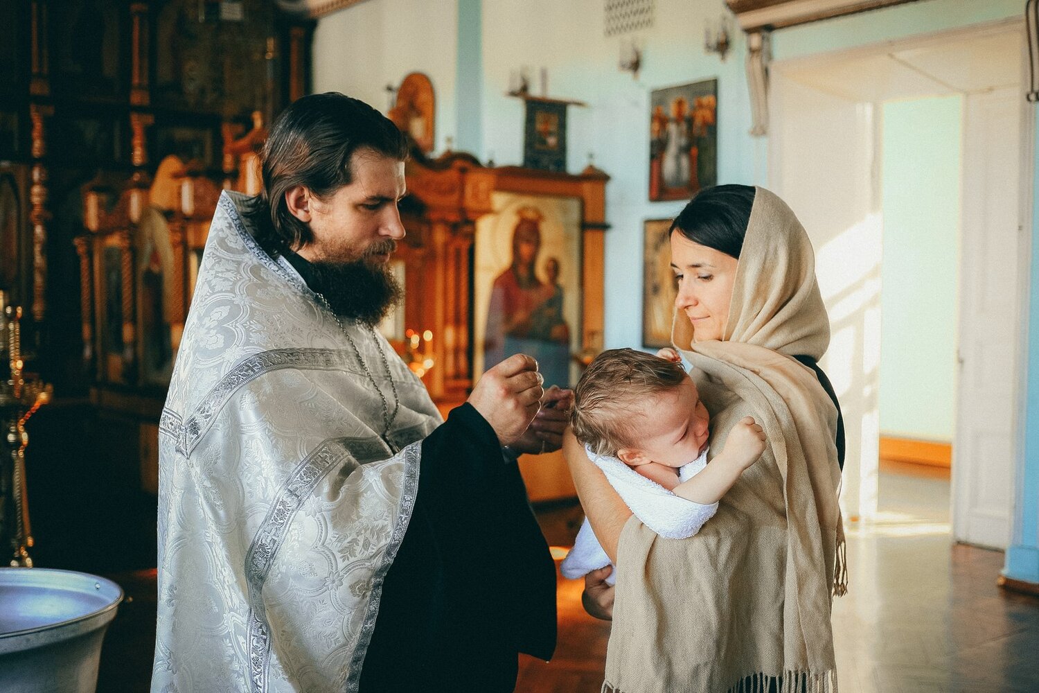 храм серафима саровского крещение, фотосессия крещения, крещение в храме, крещение ребенка, крещение господне