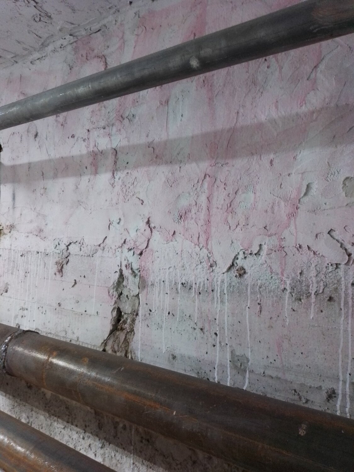 стояк отопления, труба, стакан для трубы отопления, водопроводные трубы, газовая труба в квартире