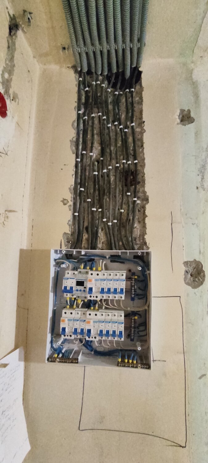 Электромонтажные работы в Москве: 120 электромонтажников со средним ...