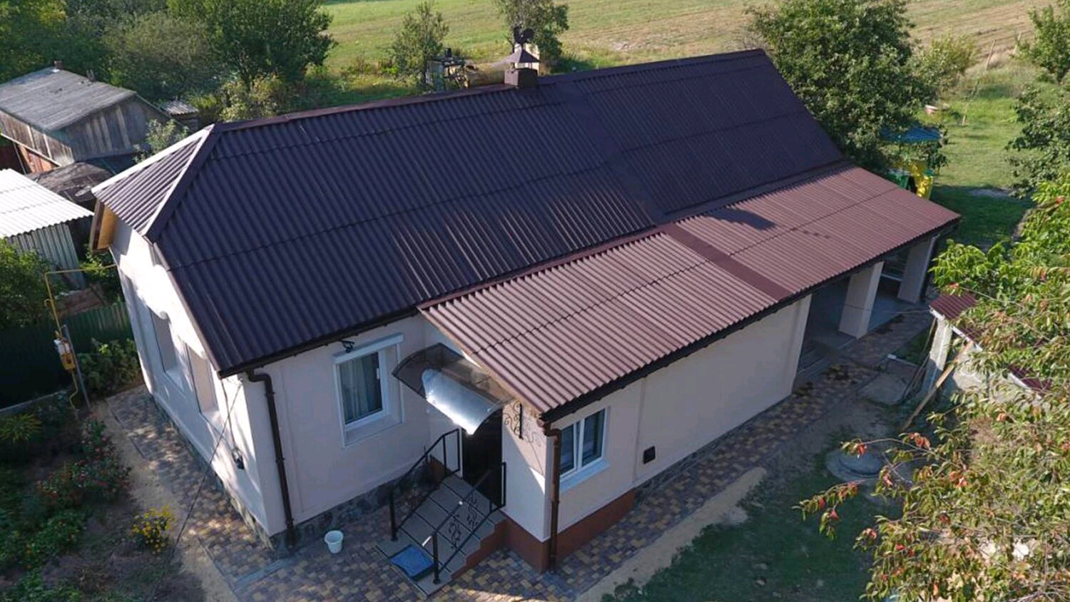 кровля четырехскатная шиферная, черепица ондулин скандинавия, ондулин на крышу, металлочерепица кровля, крыша из профнастила