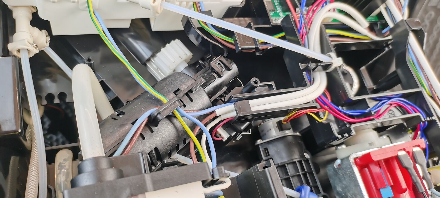 кофемашина bosch benvenuto, дренажный клапан bosch benvenuto, переключатель обдува lada kalina 1, заслонка печки, печка приора