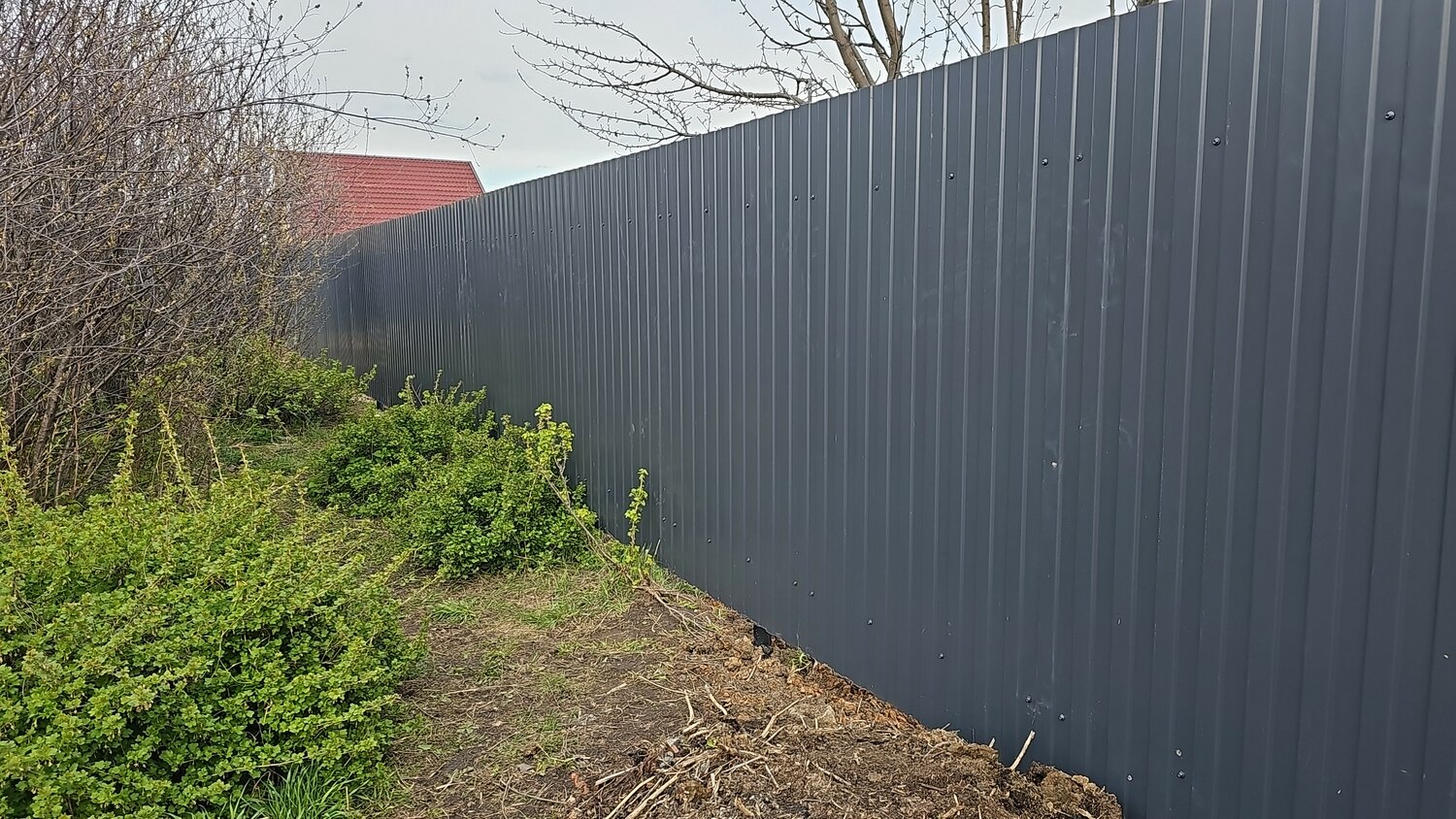 забор из профлиста, профлист для забора, профнастил для забора, забор из профнастила, забор из профнастила серый