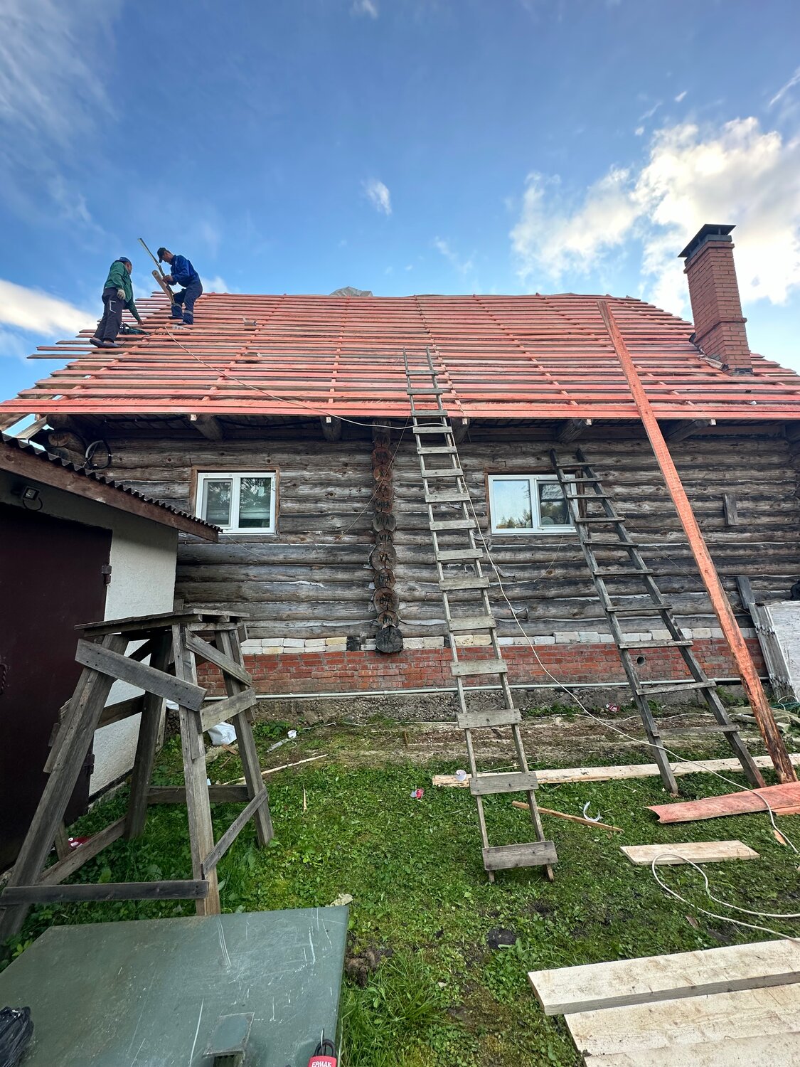 реконструкция деревянных домов, крыши старых деревянных домов, реконструкция старого деревянного дома, крыша дом, обрешетка крыши