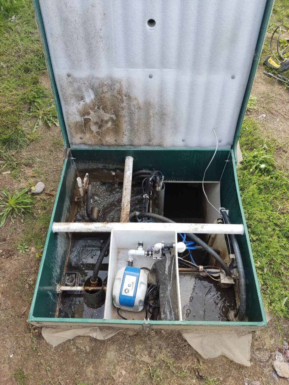 вентиляция септика юнилос, септик юнилос, обслуживание септика юнилос астра 5, юнилос астра, установка септика