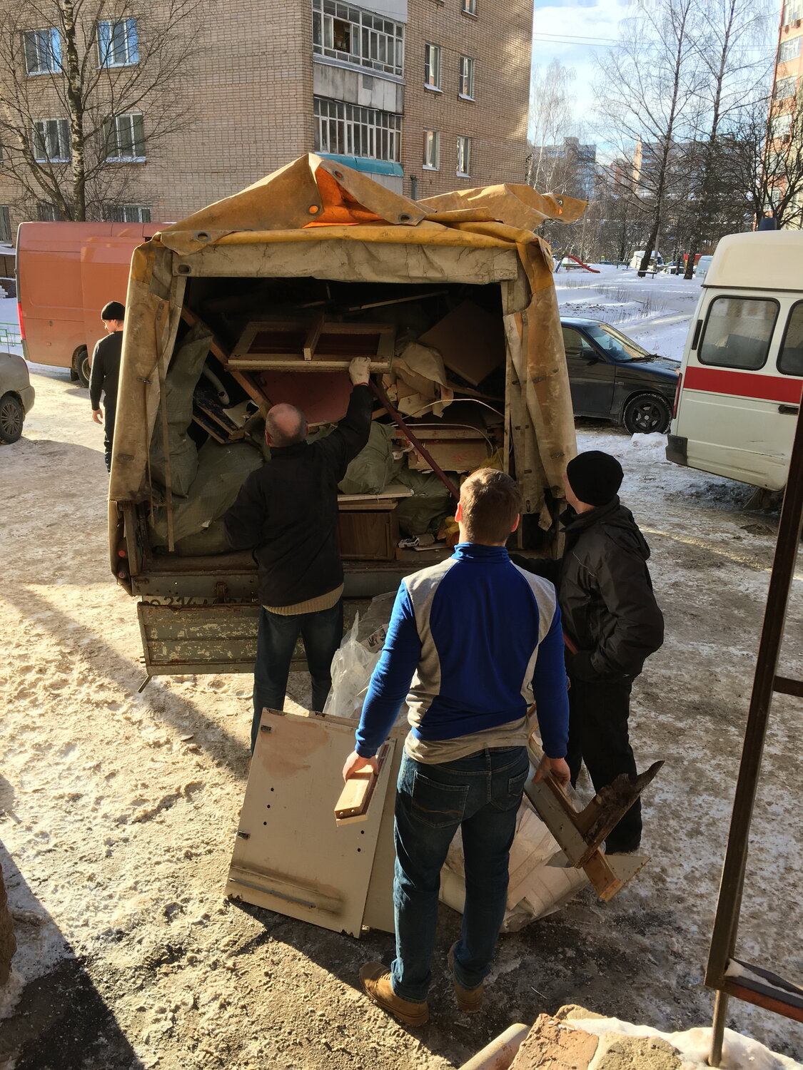 Вывоз мусора газелью