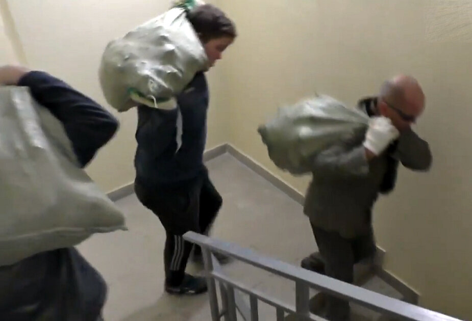 Спуск мусора по этажам