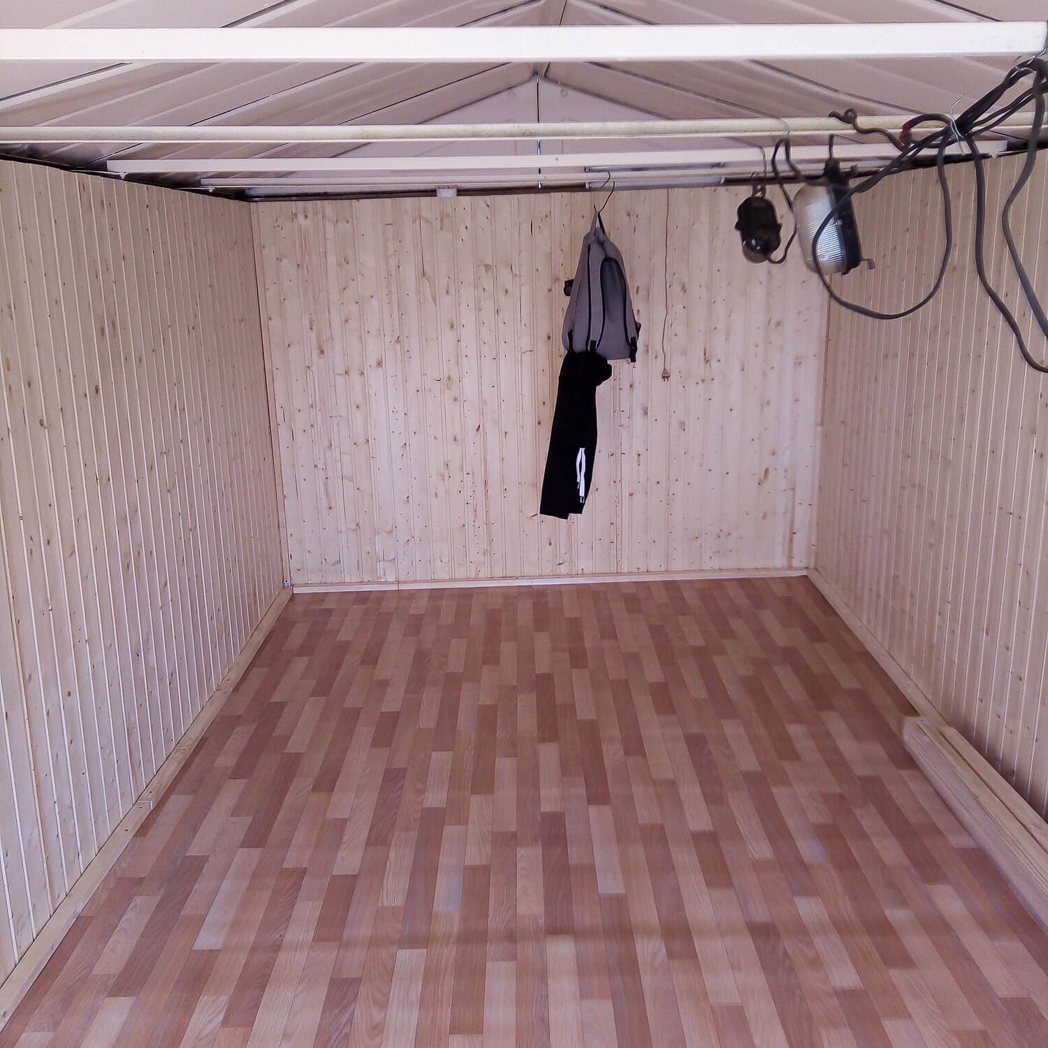 гараж, гараж отделка, отделка гаража вагонкой, обшивка гаража, вагонка в гараже