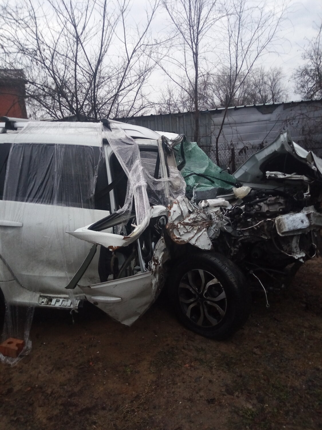 авария toyota land cruiser 200, toyota land cruiser prado 2014, toyota land cruiser prado 2015, toyota land cruiser prado 2012, битый ниссан х трейл т31