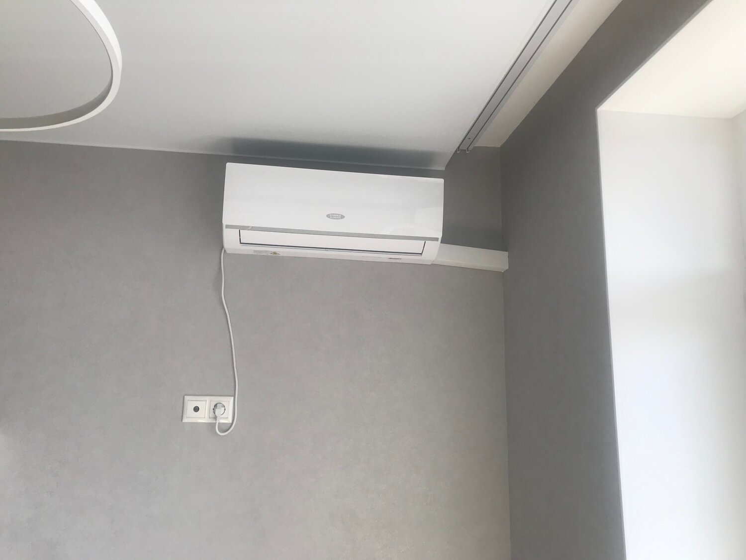 монтаж кондиционера, кондиционер сплит, кондиционер, кондиционеры сплит системы, установленный кондиционер