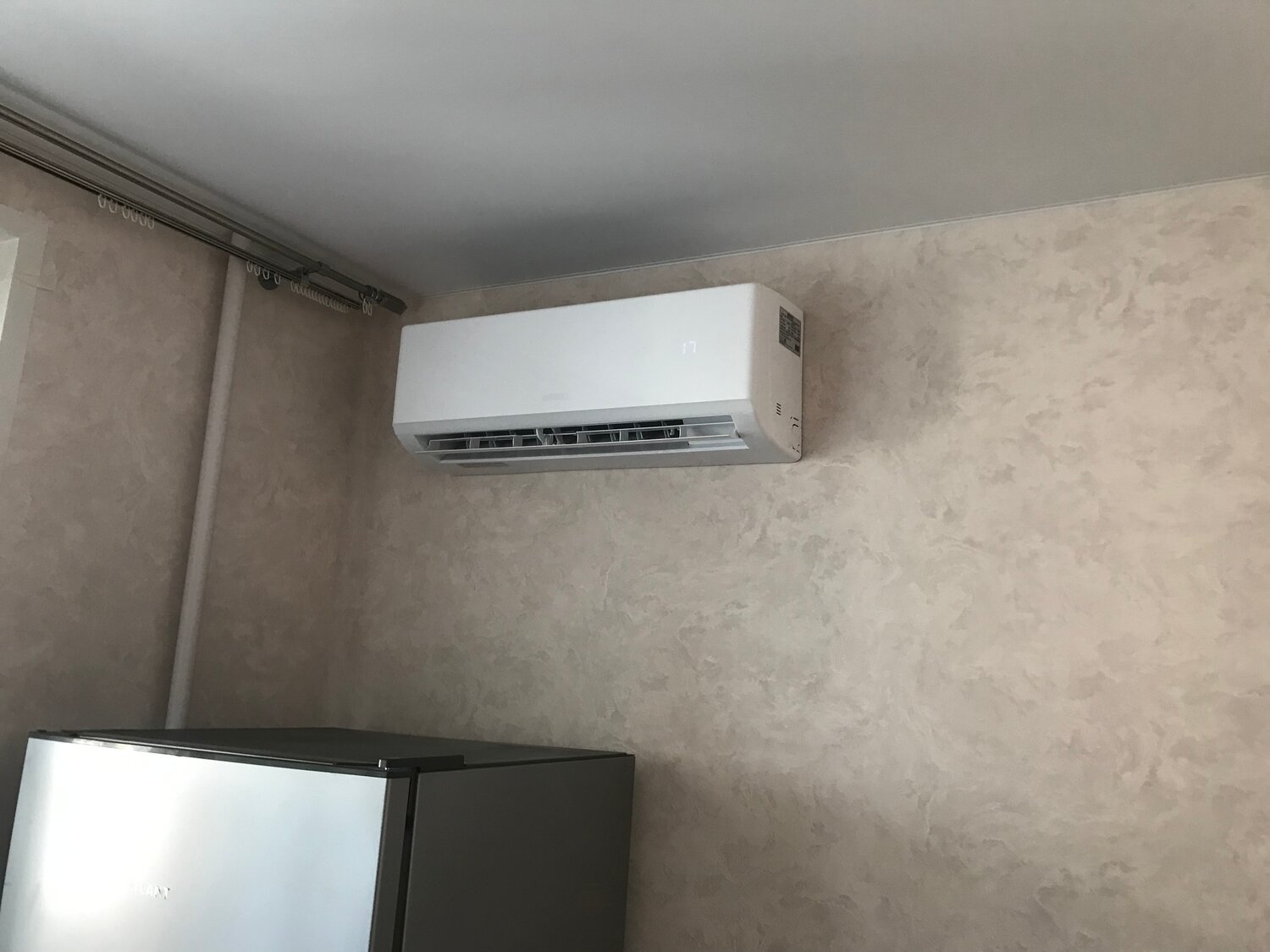 кондиционеры сплит системы, кондиционеры, кондиционер настенный, кондиционер сплит, установленный кондиционер