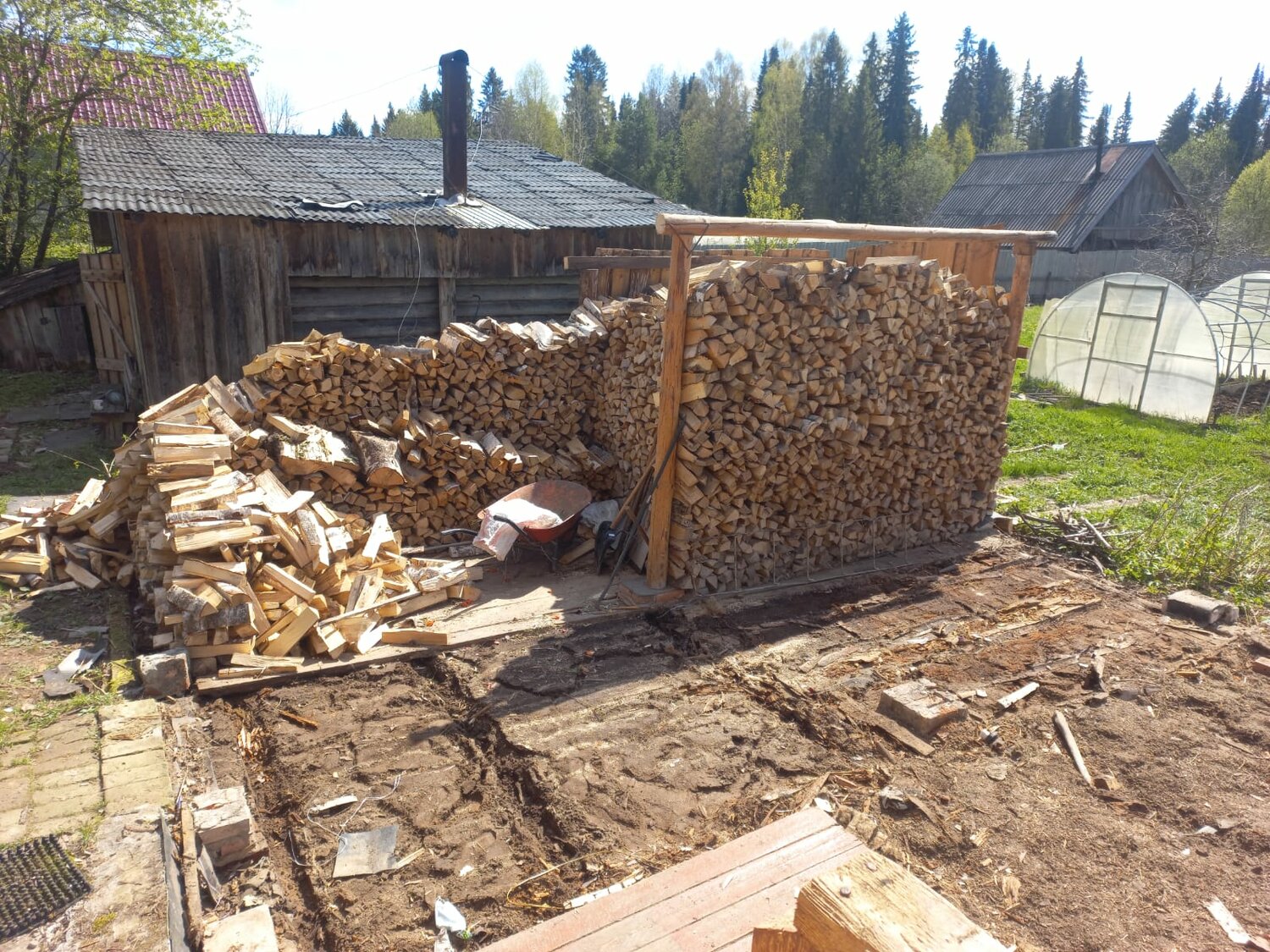 дрова, сложить дрова, поленница дров, горбыль дрова, куб дров
