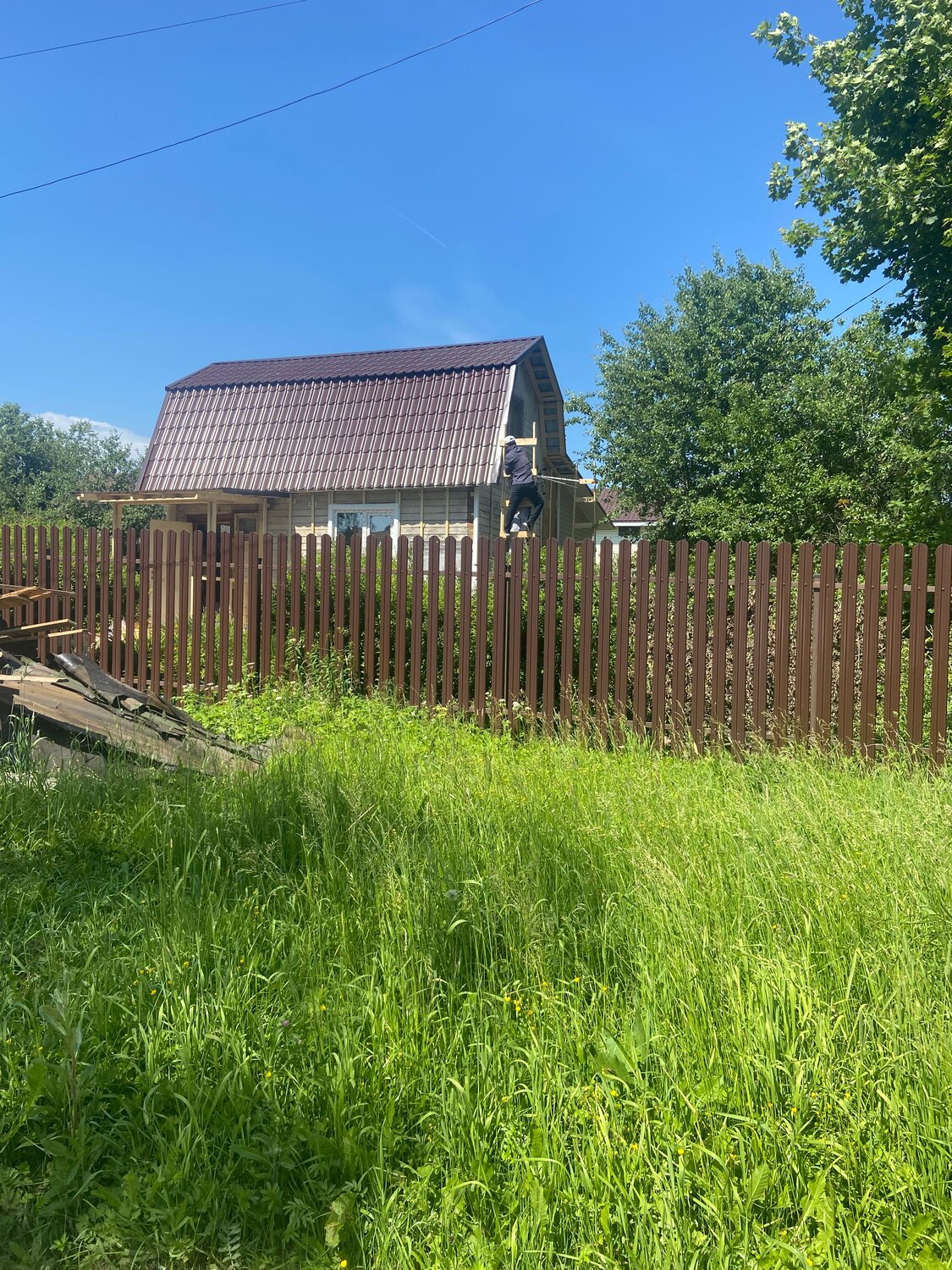 Монтаж кровли из металлочерепицы