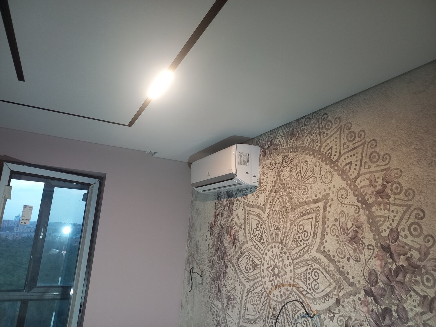 кондиционер, монтаж кондиционера, кондиционер сплит, кондиционер для дома, установленный кондиционер