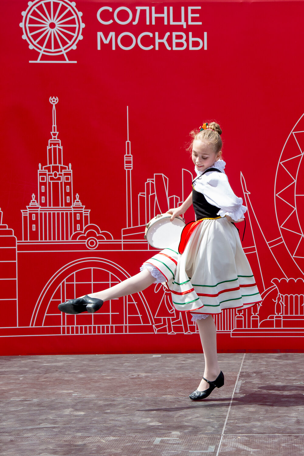 хореографический ансамбль, девочка, тарантелла рисунок, хореографическое искусство, ансамбль