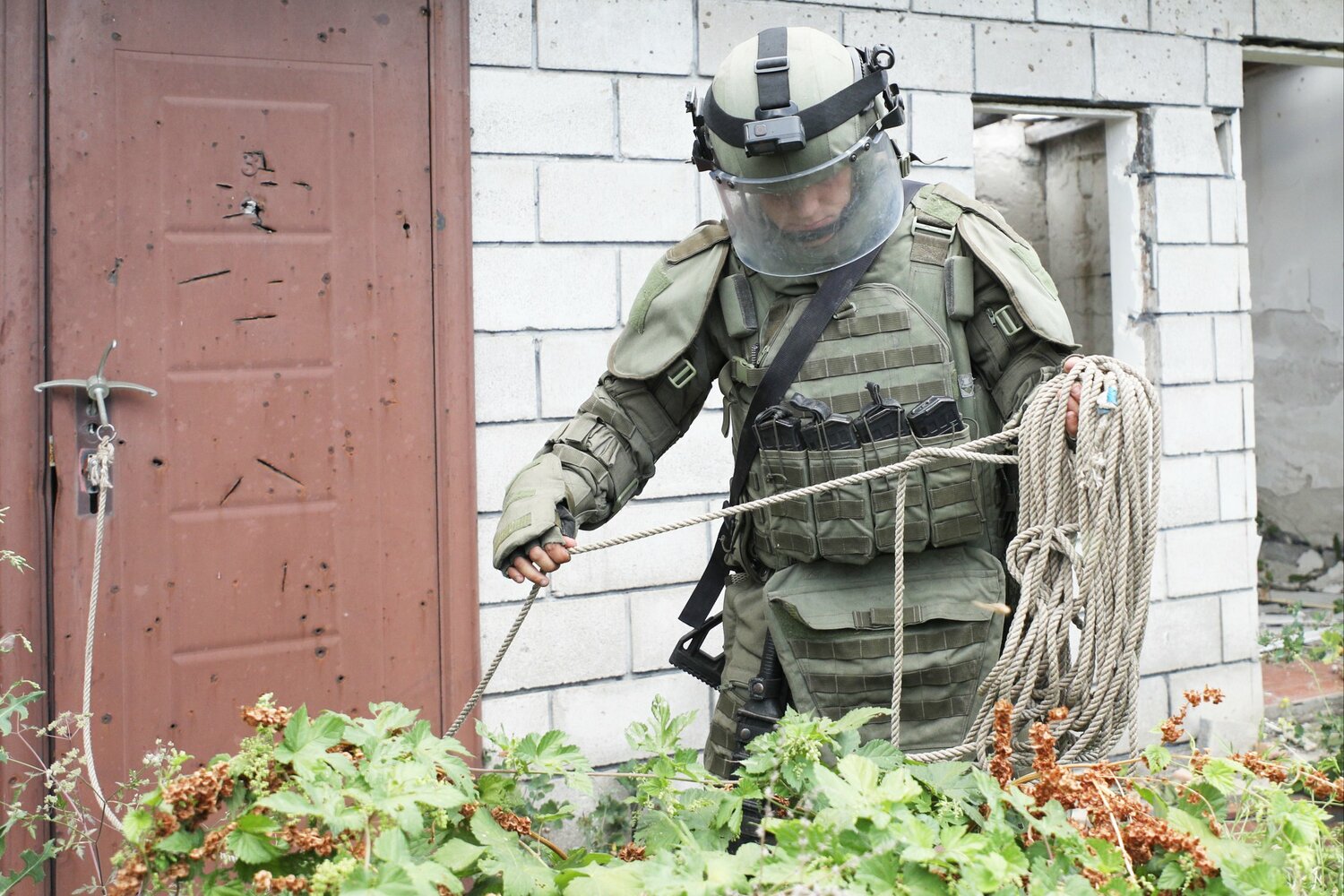 сапер, сапёр военный, инженерные саперы в мариуполе, разминирование, международный центр разминирования в нахабино