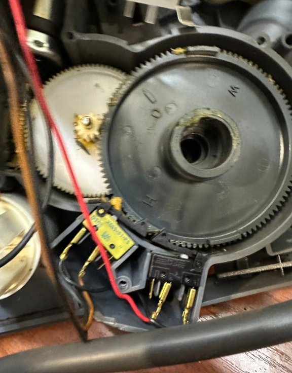 ремонт кофемашин, кофемашина saeco, saeco royal professional, кофемашина polaris, механический редуктор