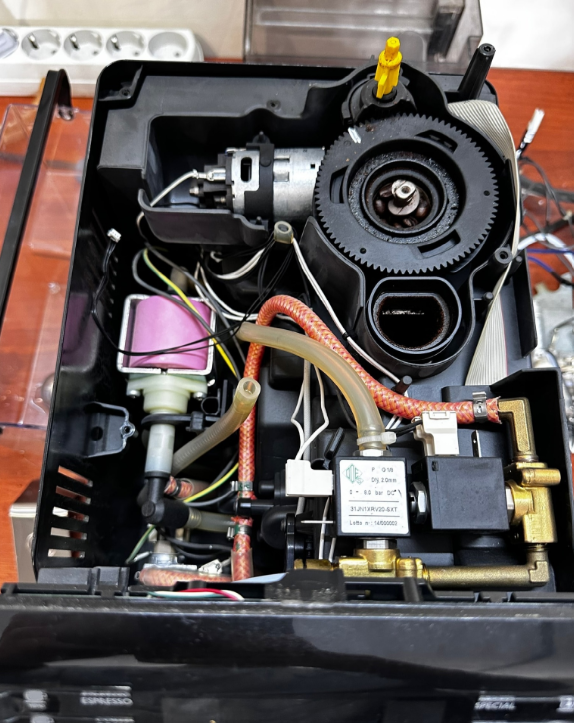 ремонт кофемашин, разбор кофемашины polaris, плата кофемашины saeco vienna sup 018, кофемашина saeco, разбор кофемашины delonghi