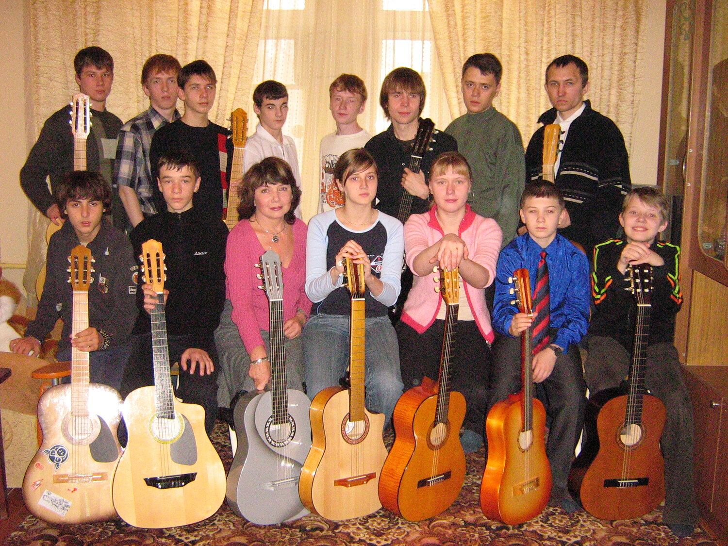 детская музыкальная школа, мужчина, школа искусств, музыкальная школа, человек